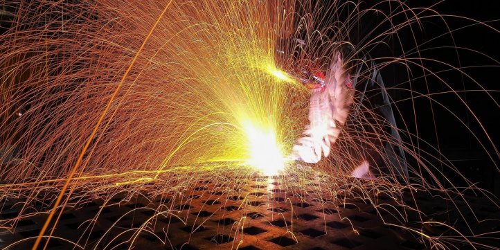 What Should You Consider When Choosing Flame Resistant Workwear?