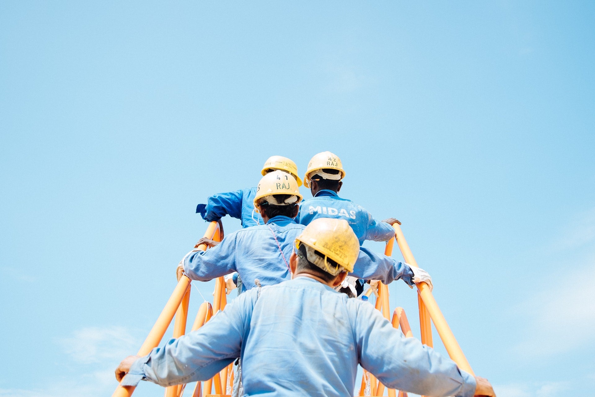 How to deal with an employee that’s refusing to wear their PPE